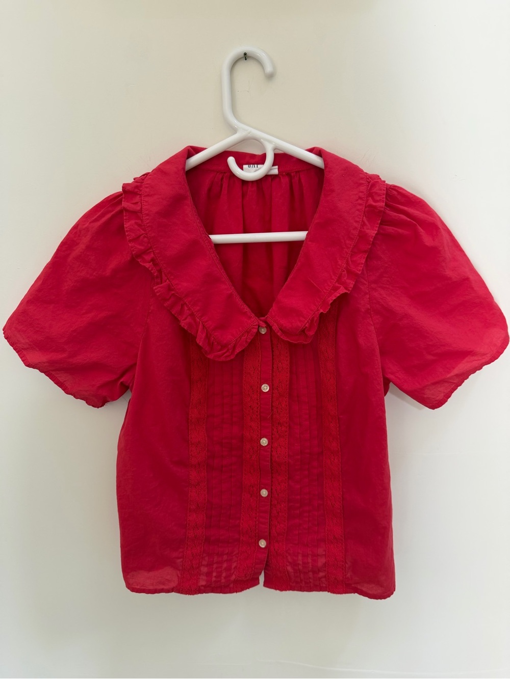 GAP Bright Red Ruffle Collar Button-Up Top- women’s size Medium